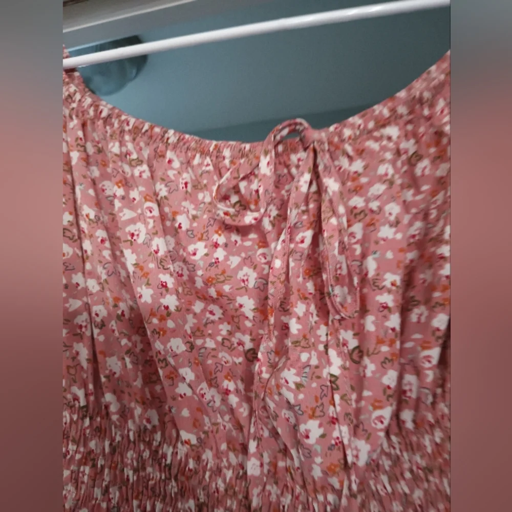 Short Sleeved Pink Short Dress - Picture 5 of 9